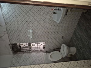 Bathroom in 2.5 BHK Apartment at Mayur Vihar – for Rent