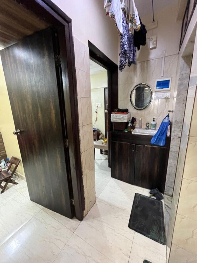 Bathroom, palm-beach-apartments 1 Bedroom 480 Sq.Ft. Apartment In Versova Mumbai 10558841