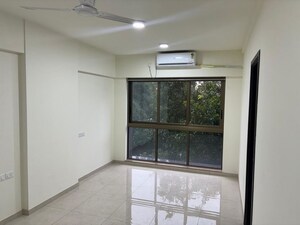 Room in 1 BHK Apartment at Mahindra Vicino, Andheri East – for Rent