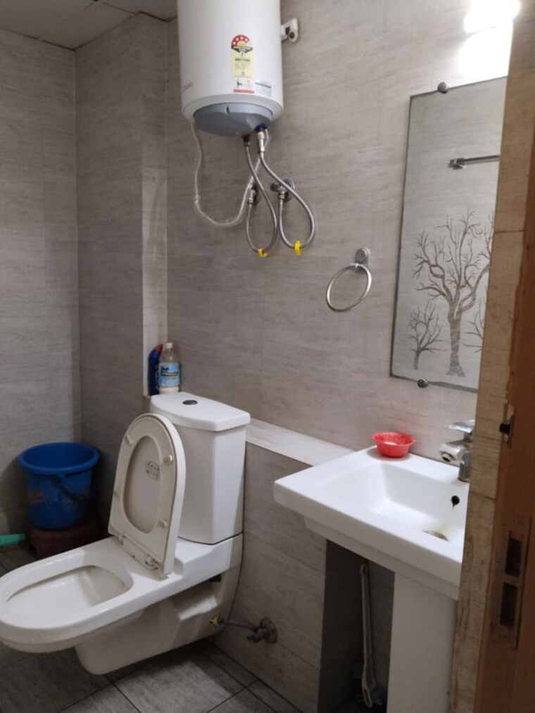 Bathroom, sunrakh bangar 1 Bedroom 529 Sq.Ft. Apartment In Sunrakh Bangar Vrindavan 10558862