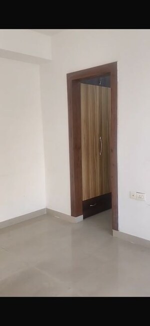 Room in 4 BHK Apartment at SARE Petioles, Sector 92 – for Rent