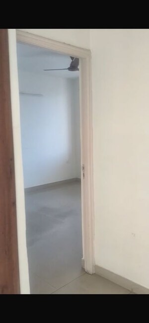 Room in 4 BHK Apartment at SARE Petioles, Sector 92 – for Rent