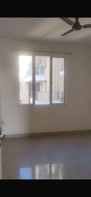 Room in 4 BHK Apartment at SARE Petioles, Sector 92 – for Rent