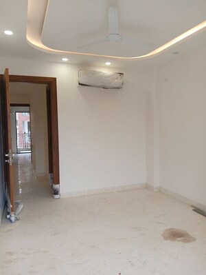 Room in 3 BHK Independent House at Sector 23 – for Rent