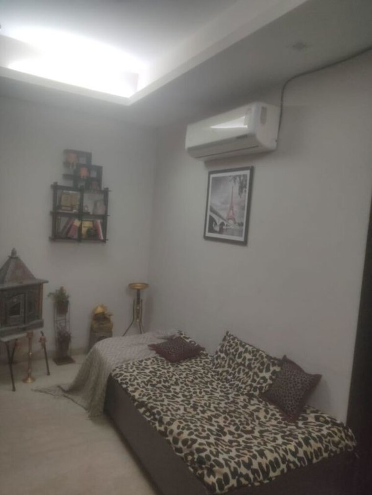Living Room, sector 23 1 Bedroom 950 Sq.Ft. Independent House In Sector 23 Gurgaon 10558892