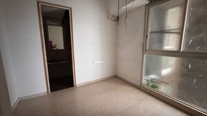 Room in 2 BHK Apartment at Marathon Monte South, Byculla West – for Rent
