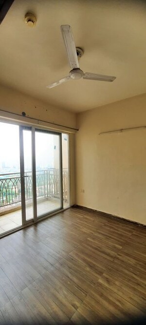 Room in 2 BHK Apartment at Mahagun Mywoods, Sector 16c Greater Noida – for Rent