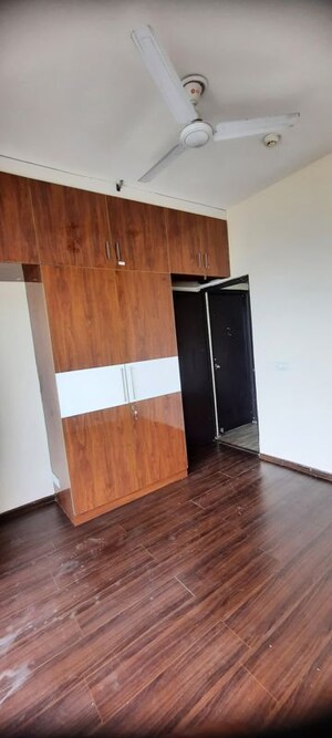 Room in 2 BHK Apartment at Mahagun Mywoods, Sector 16c Greater Noida – for Rent