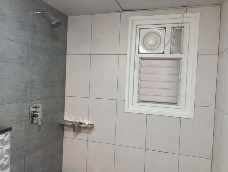 Bathroom, dlf-gardencity-enclave 3 Bedroom 1600 Sq.Ft. Builder Floor In Sector 93 Gurgaon 10558912
