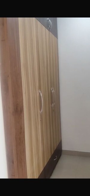 Building Lobby in 3 BHK Builder Floor at DLF Gardencity Enclave, Sector 93 – for Rent