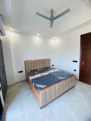 Bedroom in 3 BHK Builder Floor at Sector 57 – for Rent