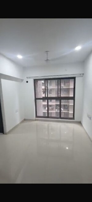 Room in 2 BHK Apartment at UK Iridium, Kandivali East – for Rent