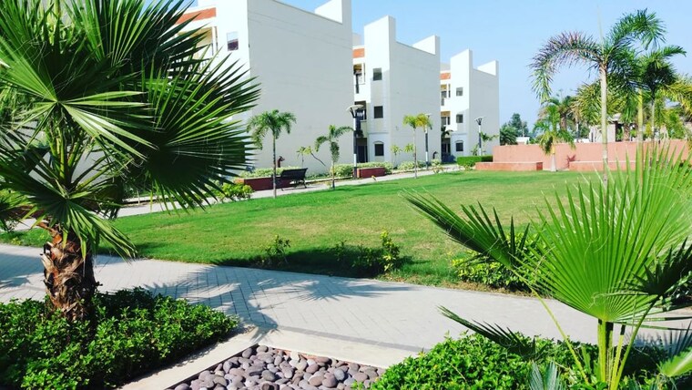 Garden, chhatikara Studio 450 Sq.Ft. Apartment In Chhatikara Vrindavan 10558967