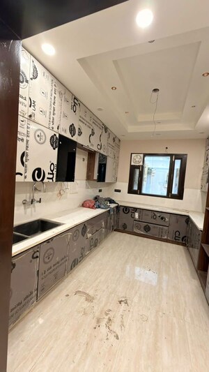 Kitchen in 5 BHK Builder Floor at Sector 16 – for Sale