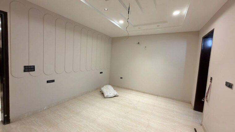 Room, sector 16 5 Bedroom 3150 Sq.Ft. Builder Floor In Sector 16 Faridabad 10558978