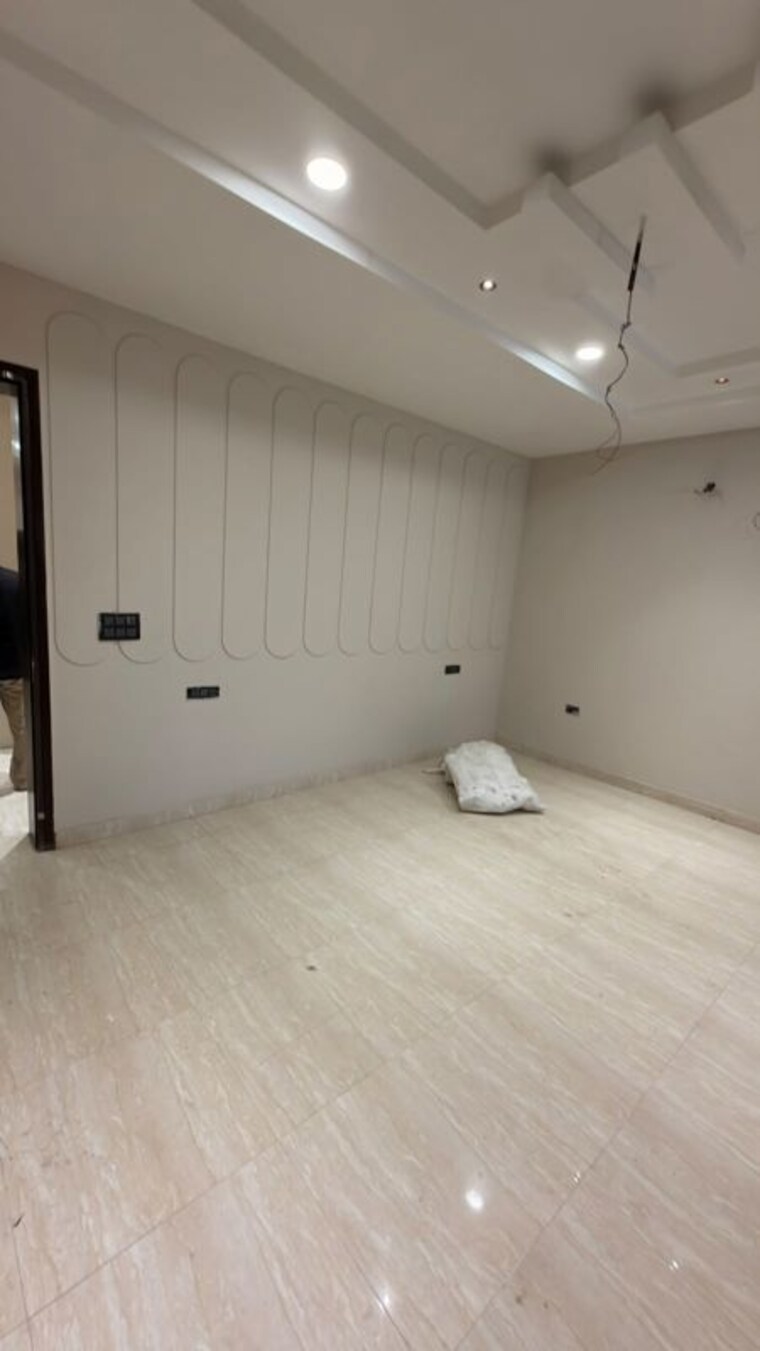 Room, sector 16 5 Bedroom 3150 Sq.Ft. Builder Floor In Sector 16 Faridabad 10558978