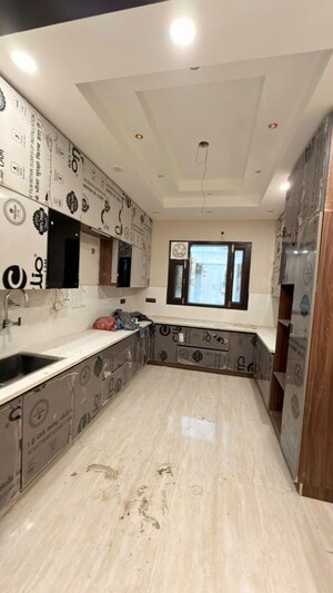 Kitchen in 5 BHK Builder Floor at Sector 16 – for Sale