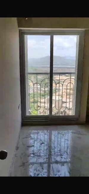 Room in 2 BHK Apartment at Raunak Unnathi Woods Supreme, Ghodbunder Road – for Sale
