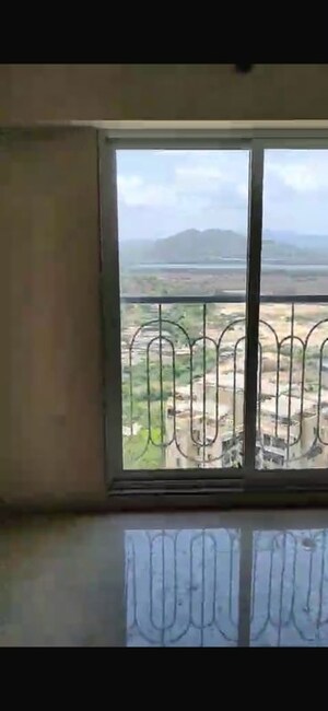 2 BHK Apartment For Sale in Raunak Unnathi Woods Supreme, Ghodbunder Road