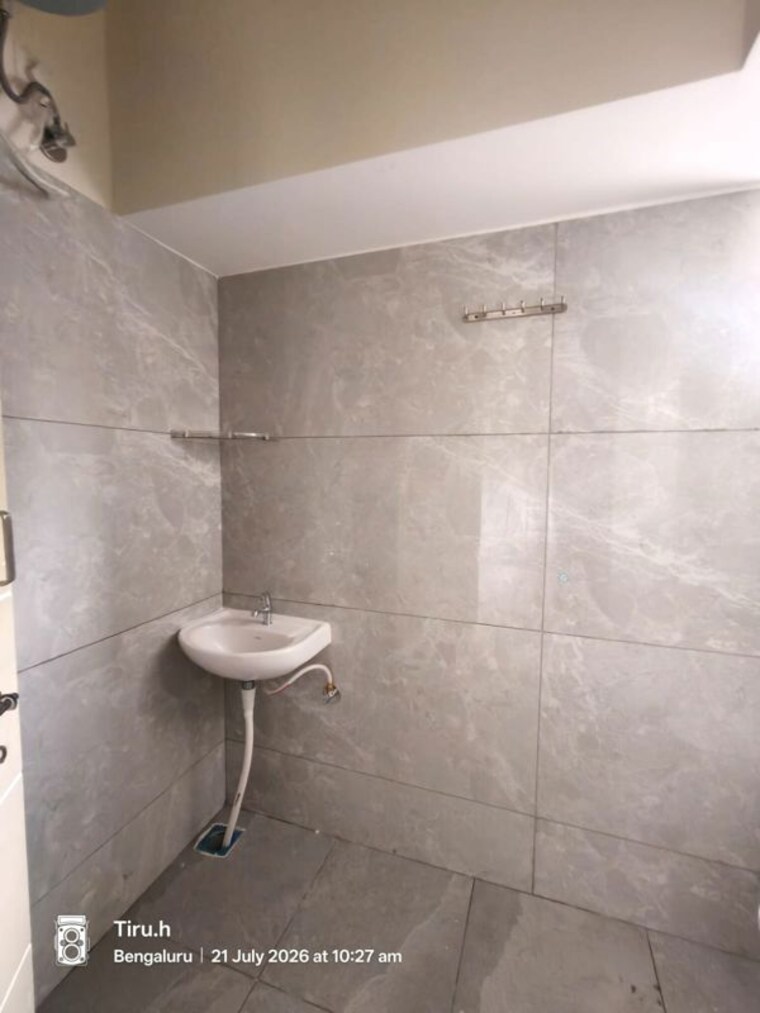 Bathroom, hsr layout 2 Bedroom 1300 Sq.Ft. Builder Floor In Hsr Layout Bangalore 10558995