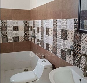 Team Area in 3 BHK Builder Floor at Dlf Phase ii – for Rent