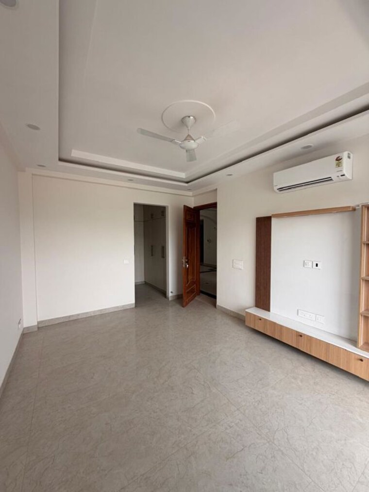 Room, vatika-city 3 Bedroom 2000 Sq.Ft. Builder Floor In Sector 49 Gurgaon 10559046