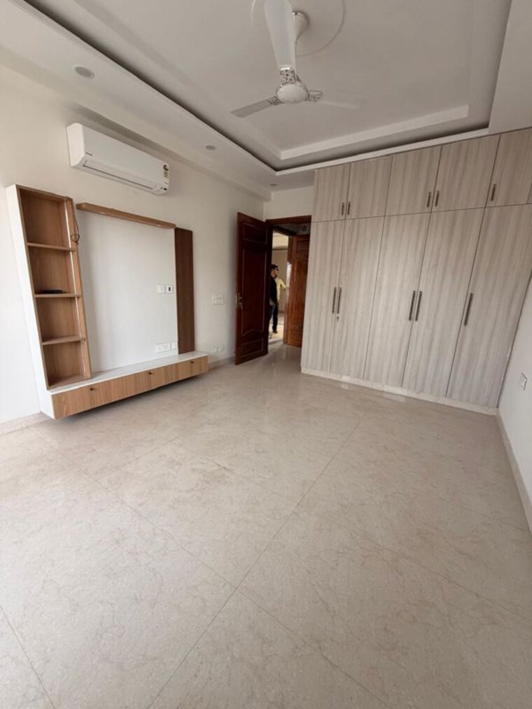Room, vatika-city 3 Bedroom 2000 Sq.Ft. Builder Floor In Sector 49 Gurgaon 10559046