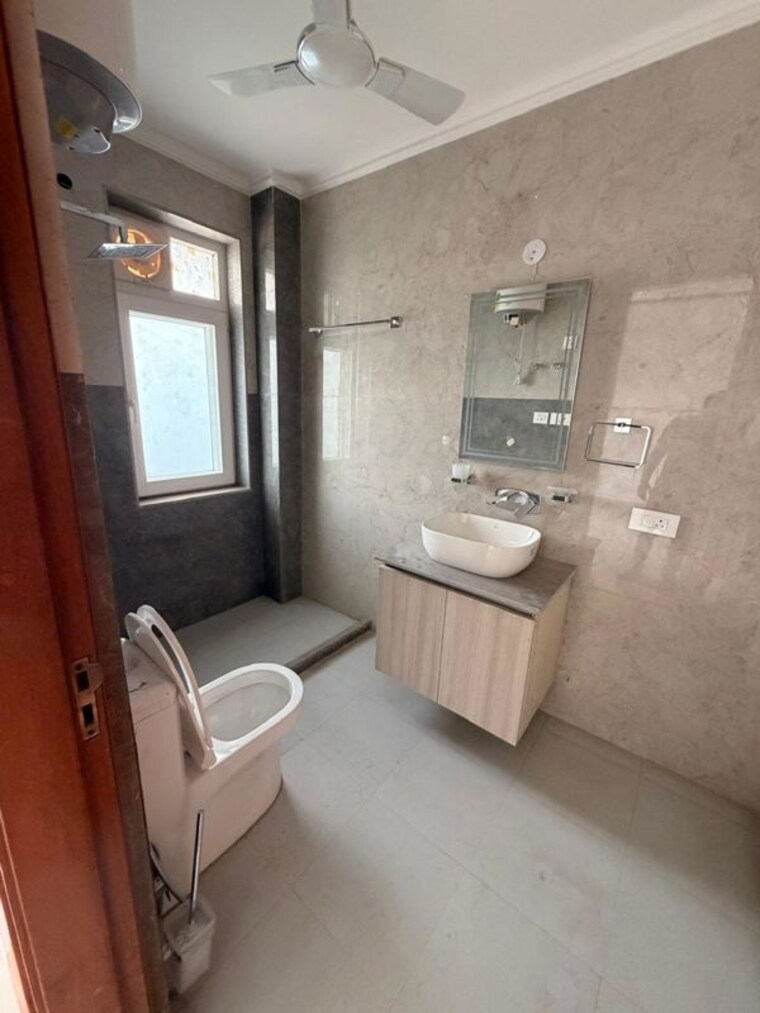 Living Room, vatika-city 3 Bedroom 2000 Sq.Ft. Builder Floor In Sector 49 Gurgaon 10559046