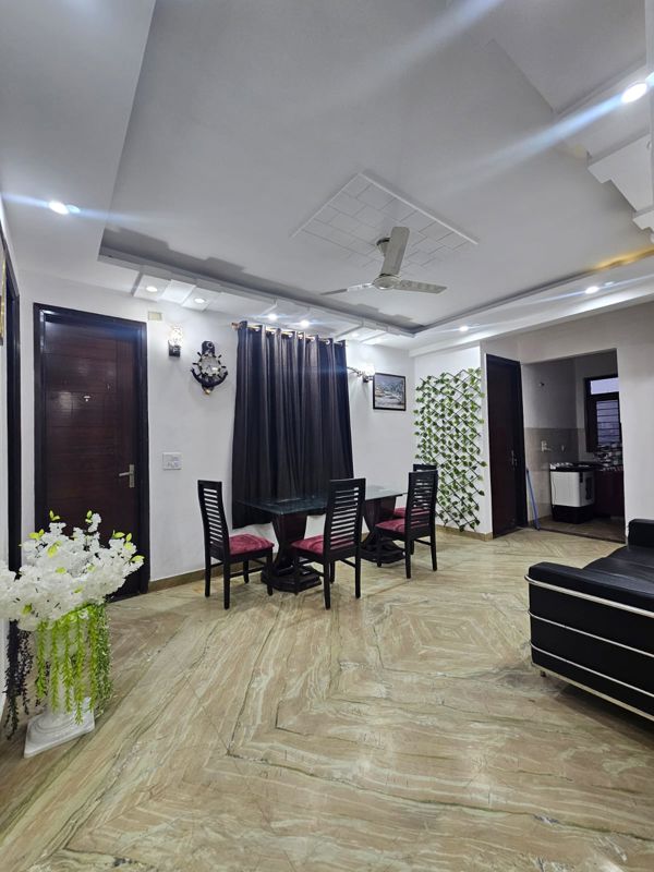 3 BHK + Store Room 2000 Sq.Ft. Apartment in Omaxe Plaza
