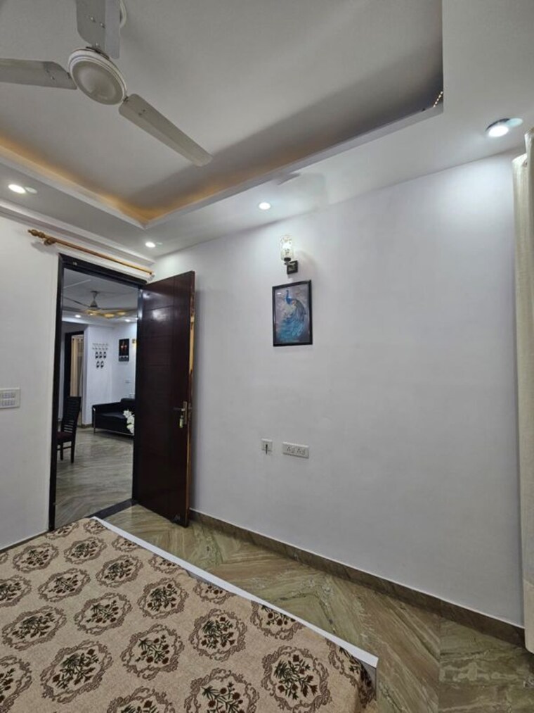 Room, omaxe-plaza 3 Bedroom 2000 Sq.Ft. Apartment In Sector 49 Gurgaon 10559047