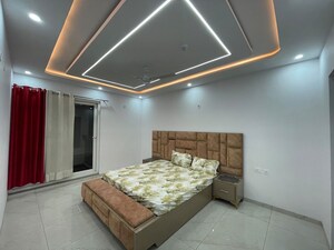 Bedroom in 3.5 BHK Apartment at Gomti Nagar – for Rent