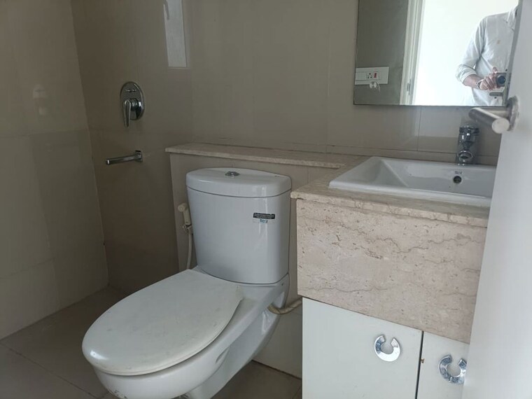 Bathroom, emaar-palm-terraces-select 4 Bedroom 2410 Sq.Ft. Apartment In Sector 66 Gurgaon 10557470