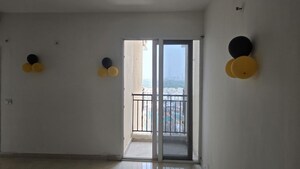 Room in 2 BHK Apartment at Signature Global The Millennia, Sector 37d – for Rent