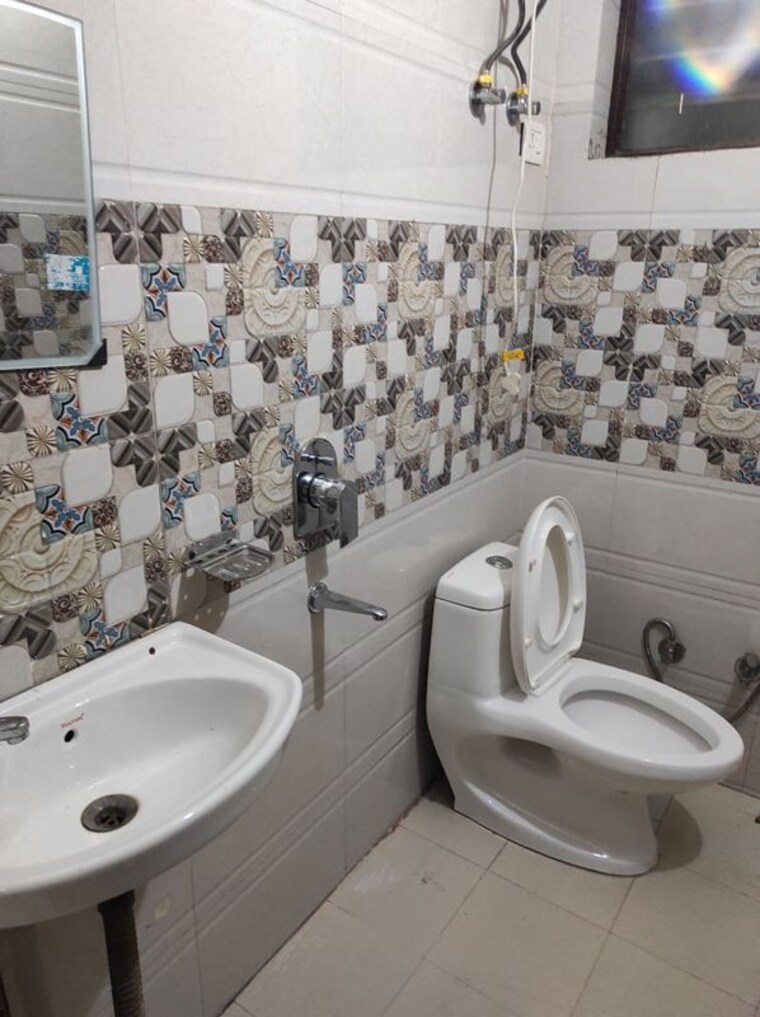 Bathroom, kohli-one-malibu-town-plot 1 RK 450 Sq.Ft. Builder Floor In Sector 47 Gurgaon 10559102