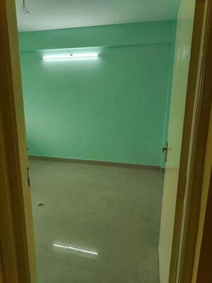 Room in 3 BHK Builder Floor at RDB Regent Sonarpur Phase II, Rajpur Sonarpur – for Sale