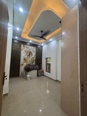 Room in 2 BHK Builder Floor at Maya Homes, Indrapuram – for Rent