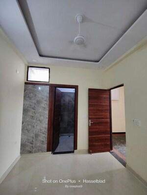 Room in 3 BHK Builder Floor at Thv Vihaan Villa, Sector 10 Greater Noida – for Rent