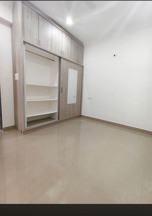 Room in 3 BHK Apartment at Rajapushpa Provincia, Narsingi – for Rent