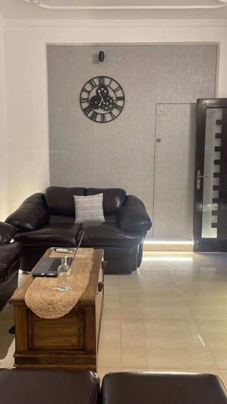 Team Area, palam vihar 6+ Bedroom 3900 Sq.Yd. Independent House In Palam Vihar Gurgaon 10559246