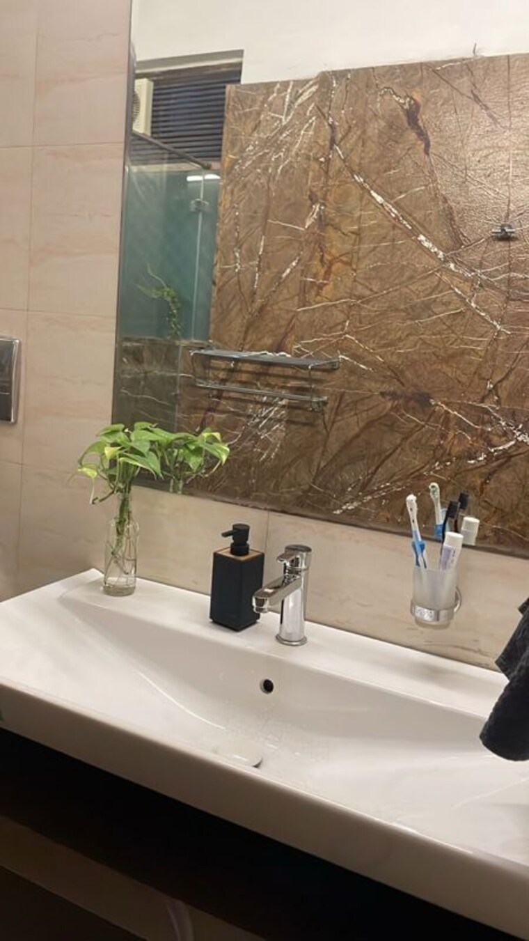 Bathroom, palam vihar 6+ Bedroom 3900 Sq.Yd. Independent House In Palam Vihar Gurgaon 10559246