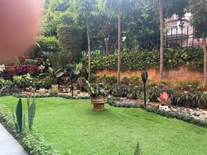 6+ BHK Independent House – Garden View at Palam Vihar - for Sale