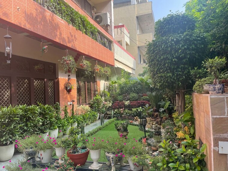 Exterior View, palam vihar 6+ Bedroom 3900 Sq.Yd. Independent House In Palam Vihar Gurgaon 10559246