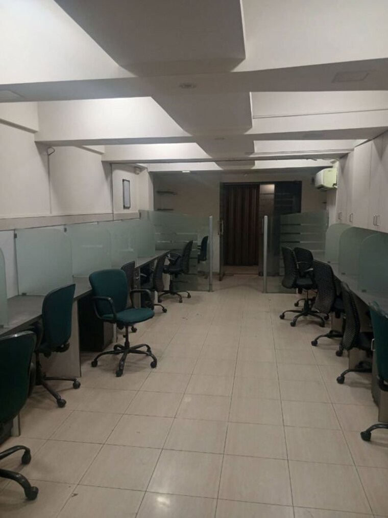 Team Area, mulund west Commercial Office Space 700 Sq.Ft. In Mulund West Mumbai 10559286