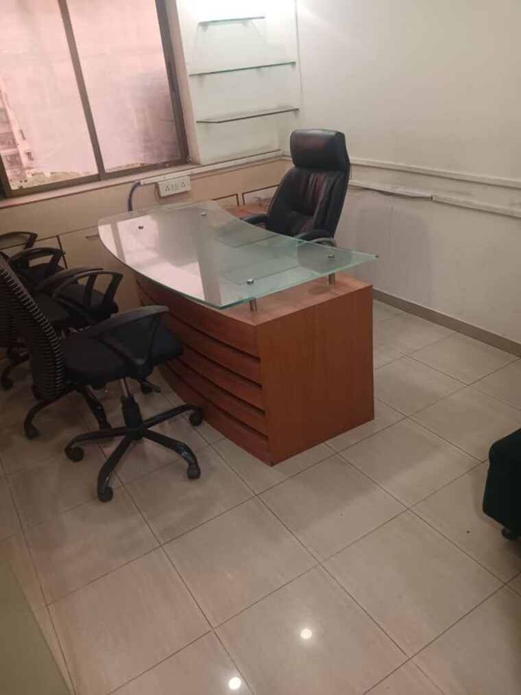 Team Area, mulund west Commercial Office Space 700 Sq.Ft. In Mulund West Mumbai 10559286