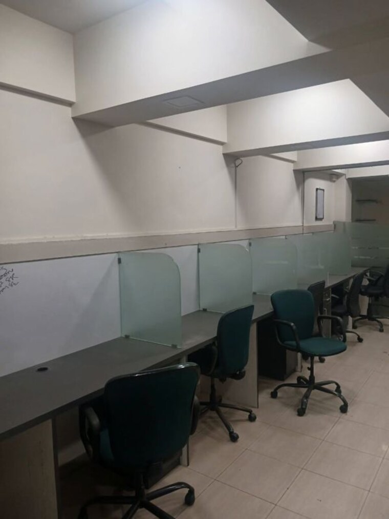 Team Area, mulund west Commercial Office Space 700 Sq.Ft. In Mulund West Mumbai 10559286