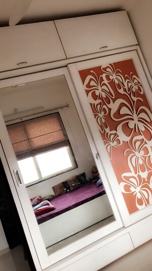 Furnished Amenities in 1 BHK Apartment at Madhuban Colony – for Sale
