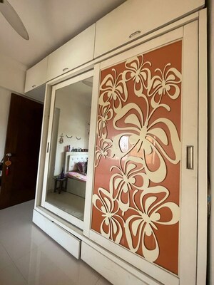 Furnished Amenities in 1 BHK Apartment at Madhuban Colony – for Sale