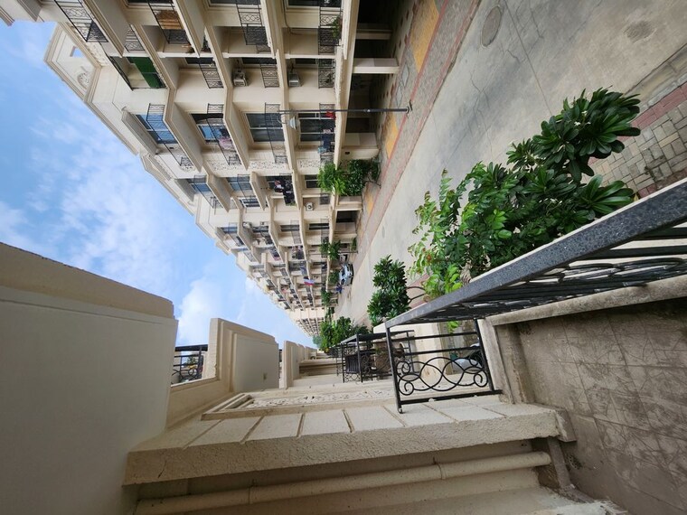 Balcony, signature-global-park-4-and-5 3 Bedroom 1080 Sq.Ft. Builder Floor In Sohna Sector 36 Gurgaon 10559278