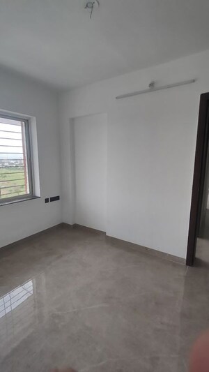 Room in 2 BHK Apartment at Skyrise Sparkle, Dhanori – for Rent