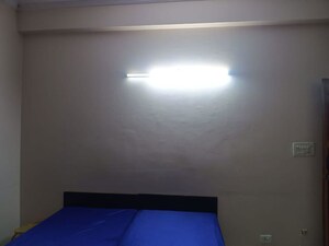 Room in 3 BHK Builder Floor at RWA Apartments Sector 50, Sector 50 – for Rent